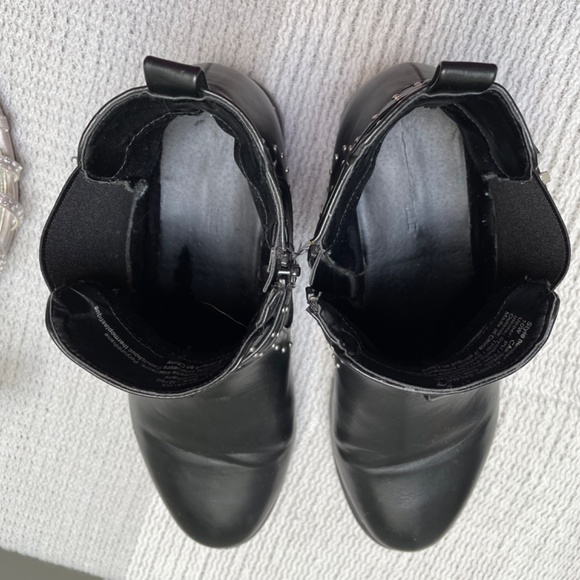 Black silver studded moto booties ladies size 10 wide width - Picture 6 of 6